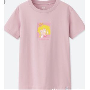 Uniqlo Super Mario princess peach tee